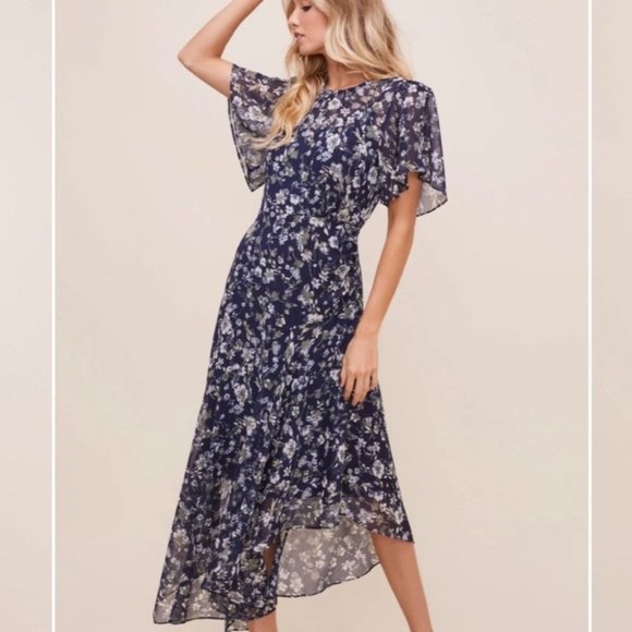 Astr | Dresses | Flutter Sleeve Floral 